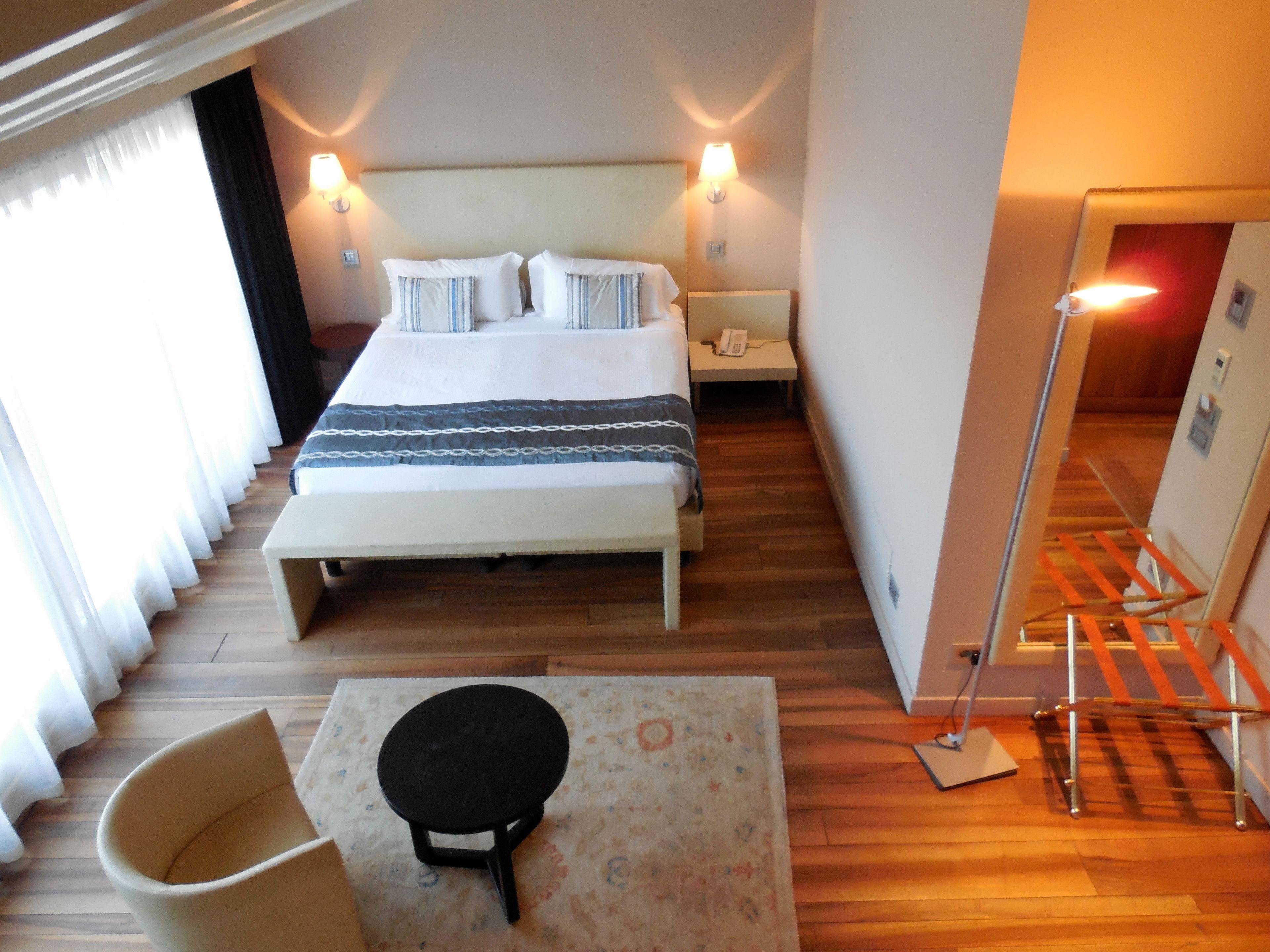 suite, partial lake view (prestige) | down duvets, minibar, in-room safe, soundproofing