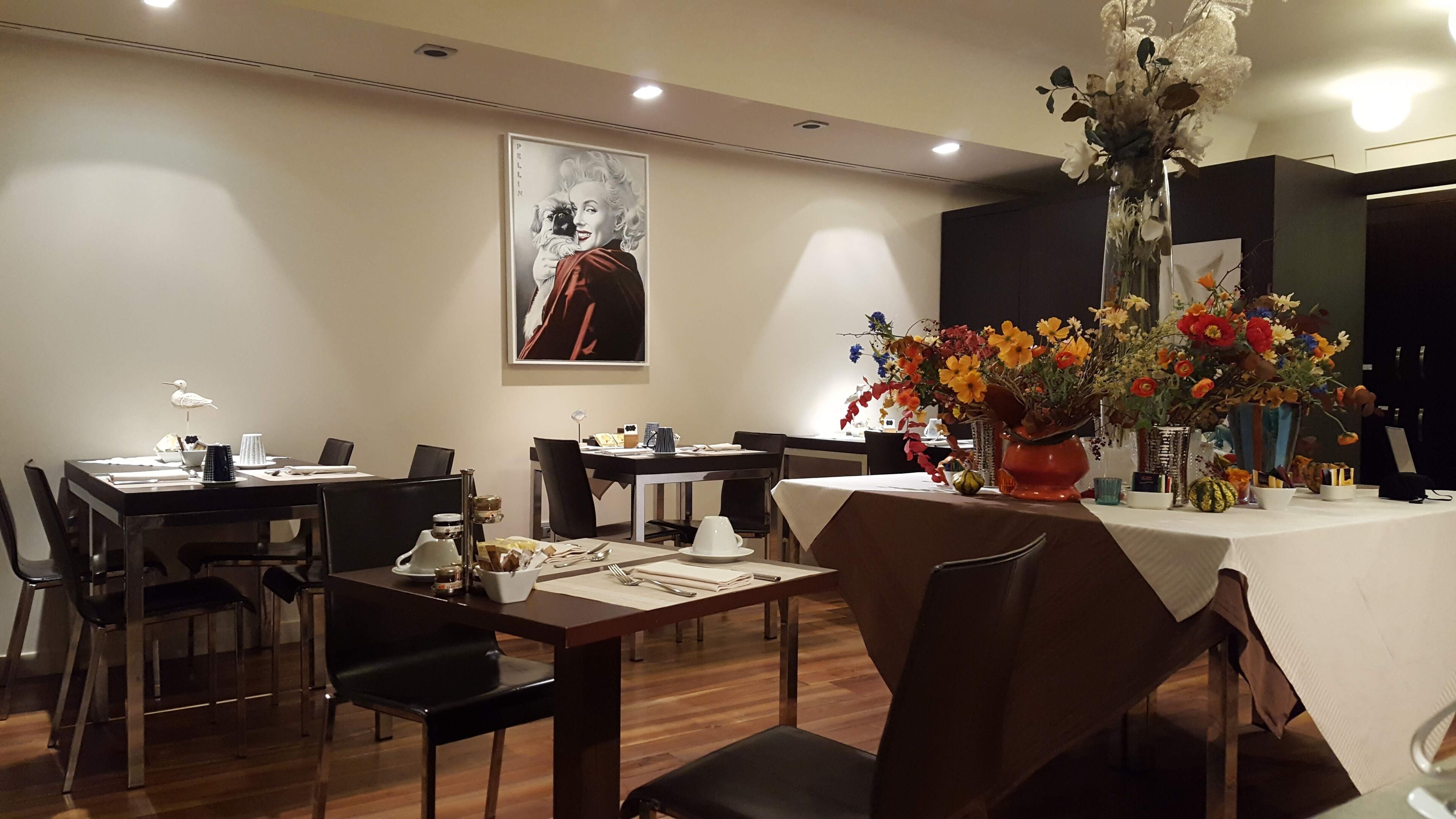 free daily cooked-to-order breakfast