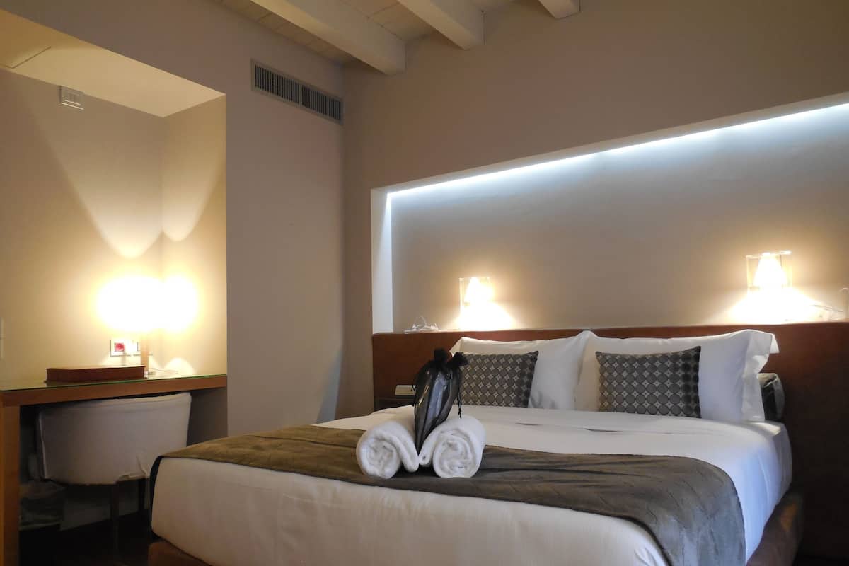 Kamar Superior | 1 kamar tidur, selimut bulu angsa, minibar, dan brankas