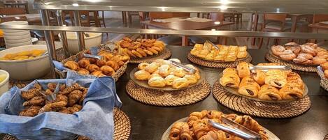 Petit déjeuner buffet compris tous les jours