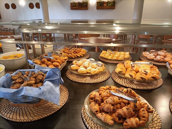 Desayuno buffet incluido todos los días