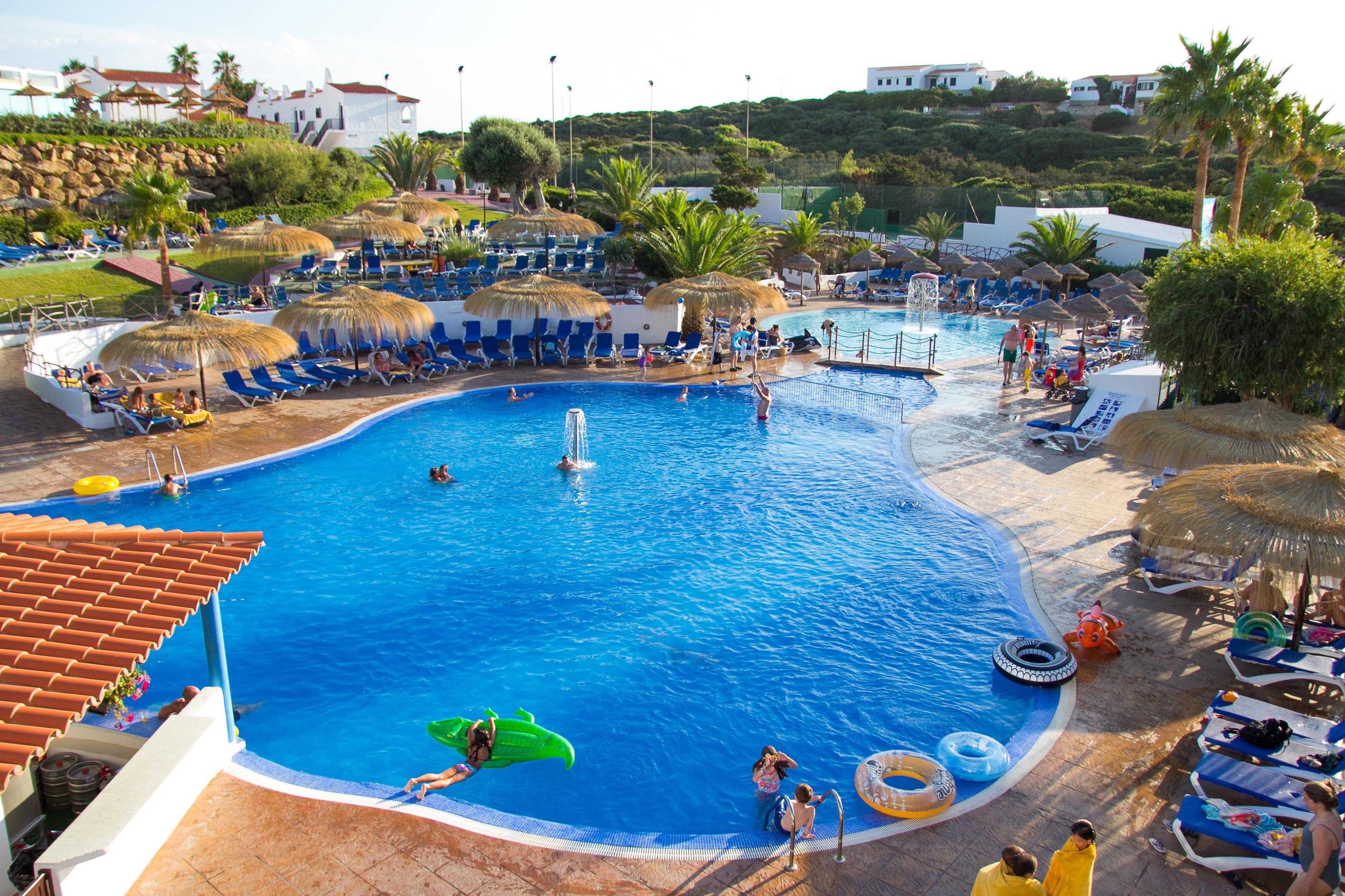 Serveert ontbijt, lunch en diner