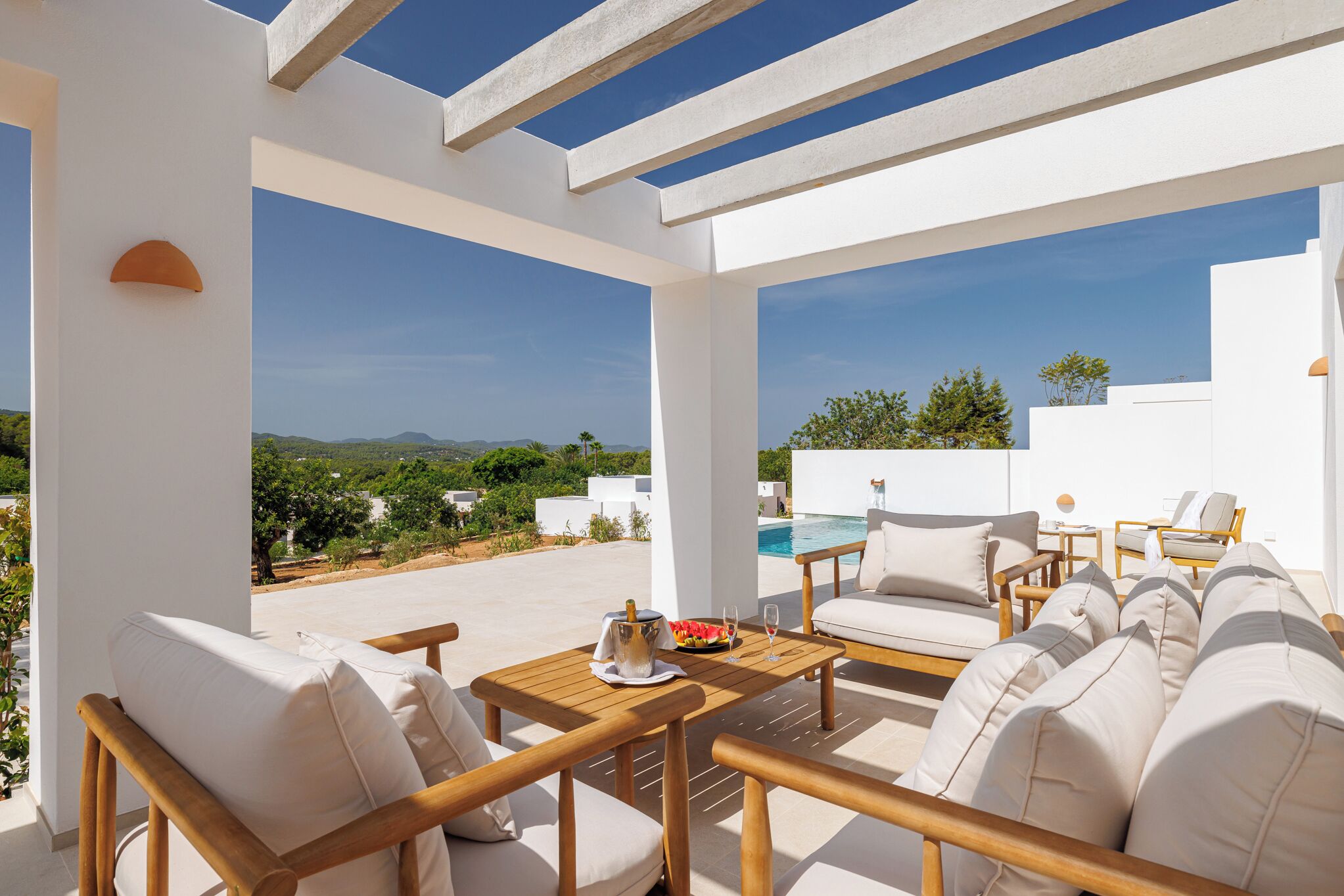 deluxe suite, private pool | egyptian cotton sheets, premium bedding, minibar, in-room safe