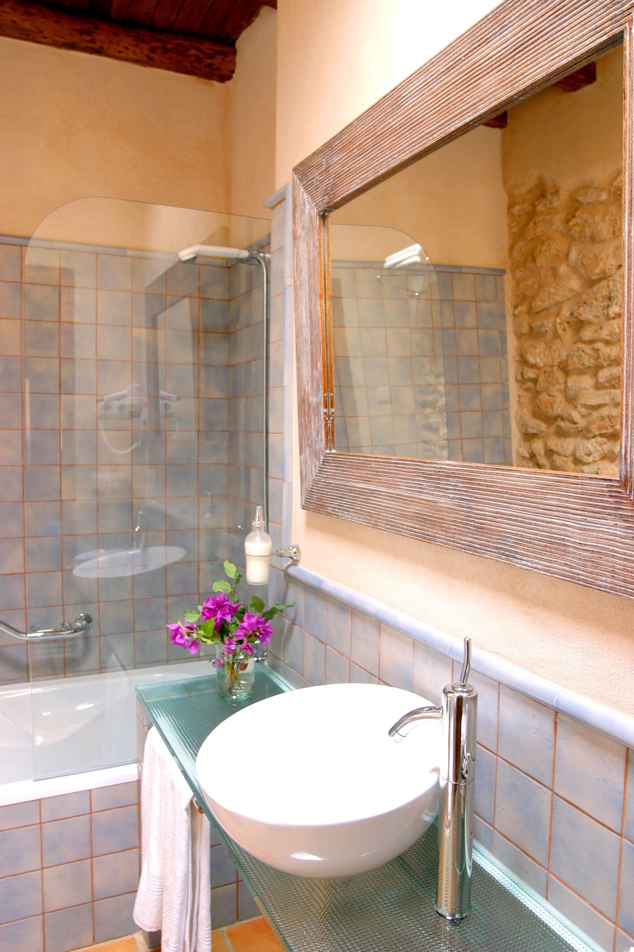 junior suite (family) | bathroom | free toiletries, hair dryer, dressing gowns, slippers