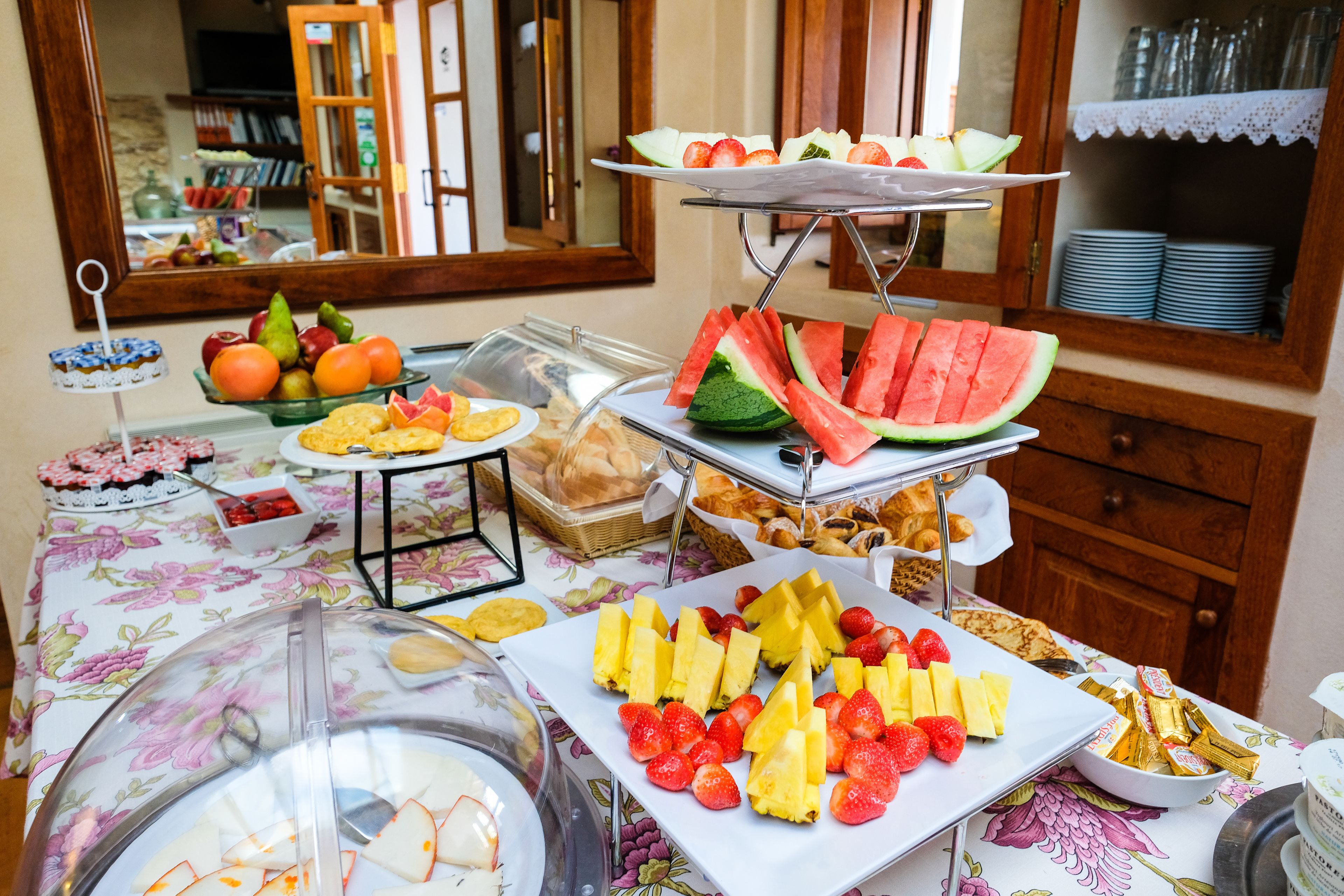 daily buffet breakfast (eur 50 per person)