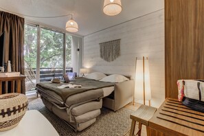 Caja de seguridad en la habitación, wifi gratis y ropa de cama