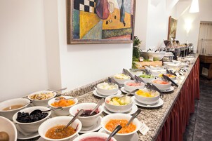 Se ofrece un desayuno continental entre semana (por un coste adicional)