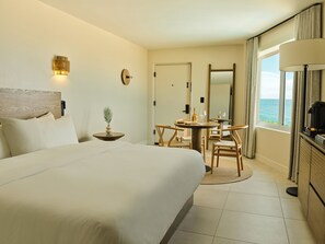 Ropa de cama de alta calidad, cortinas blackout y insonorización