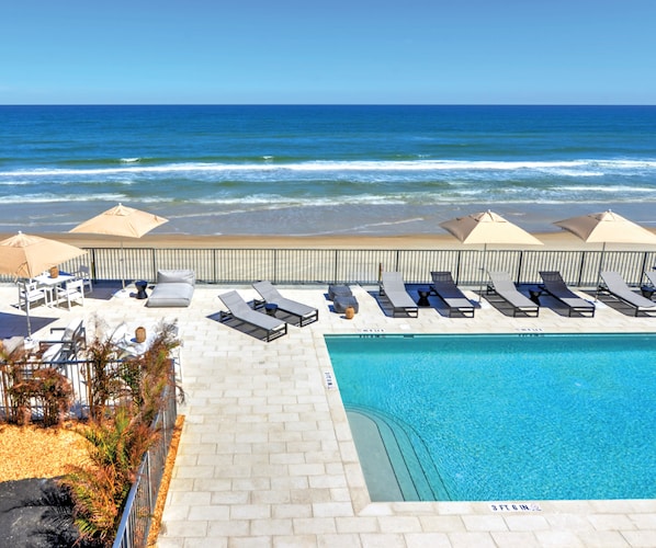 En la playa y toallas de playa