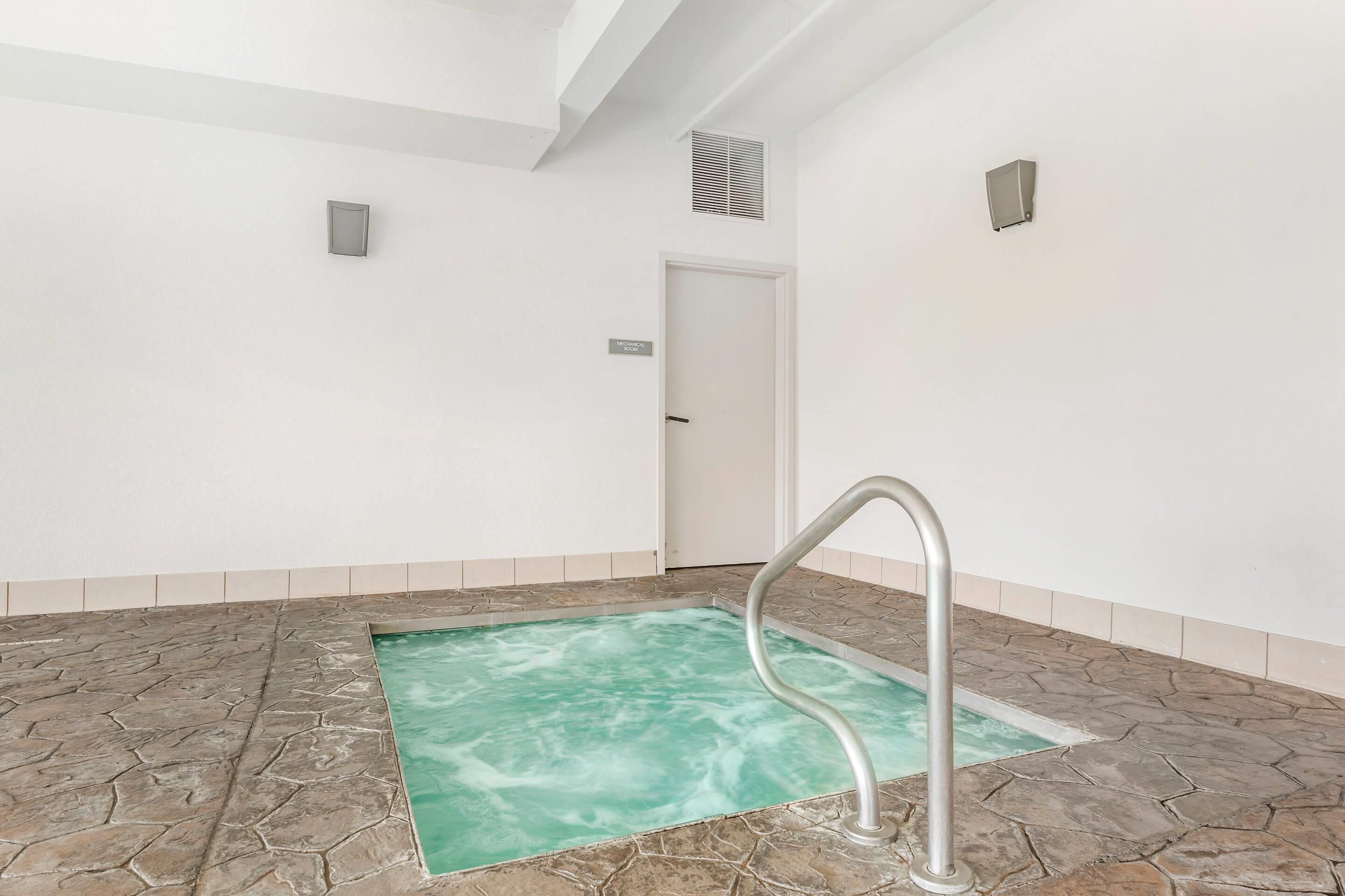 สระว่ายน้ำในร่ม