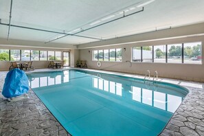 Indoor pool - Comfort Inn Sullivan (Sullivan)