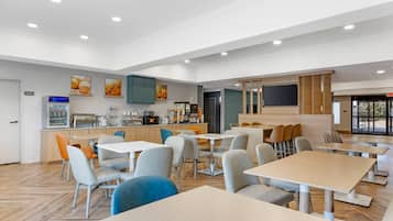 Bao gồm bữa sáng mang đi hàng ngày