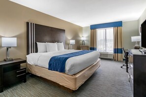 Room, 1 King Bed, Non Smoking (Pet Friendly) | Desk, iron/ironing board, free cots/infant beds, free WiFi