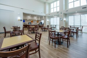 包含每日外带式早餐