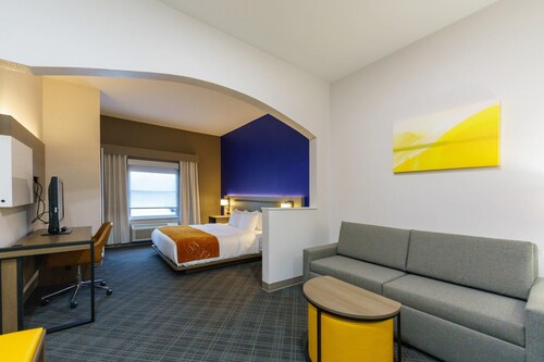 Comfort Suites University Drive