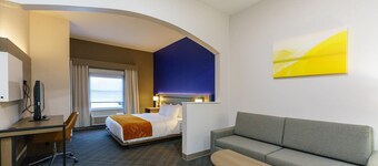 Comfort Suites University Drive