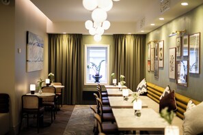 Free daily full breakfast