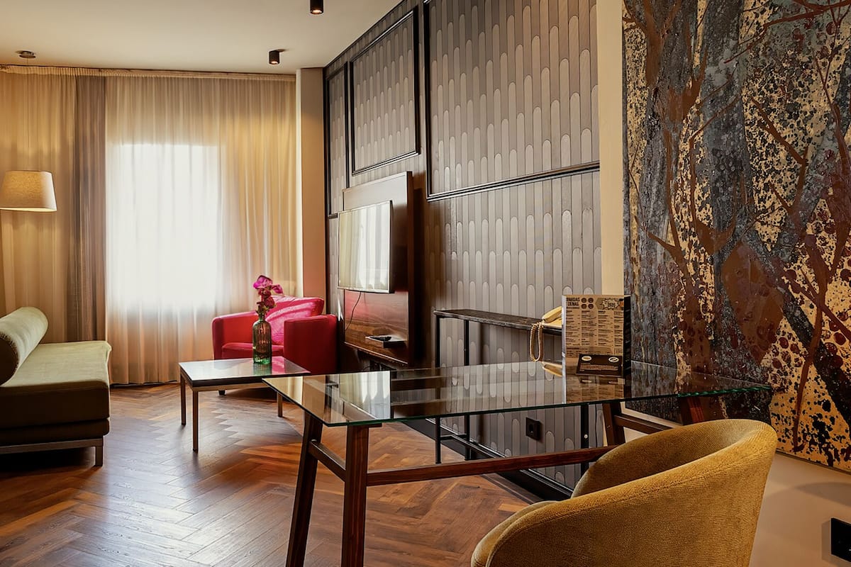1 bedroom, minibar, in-room safe, desk