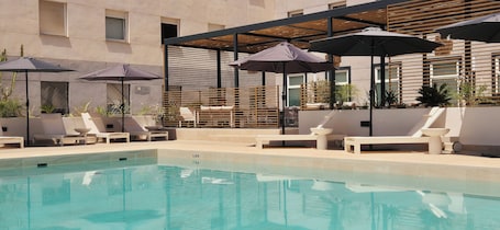 Outdoor pool, sun loungers