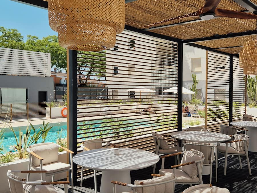 Outdoor pool, sun loungers