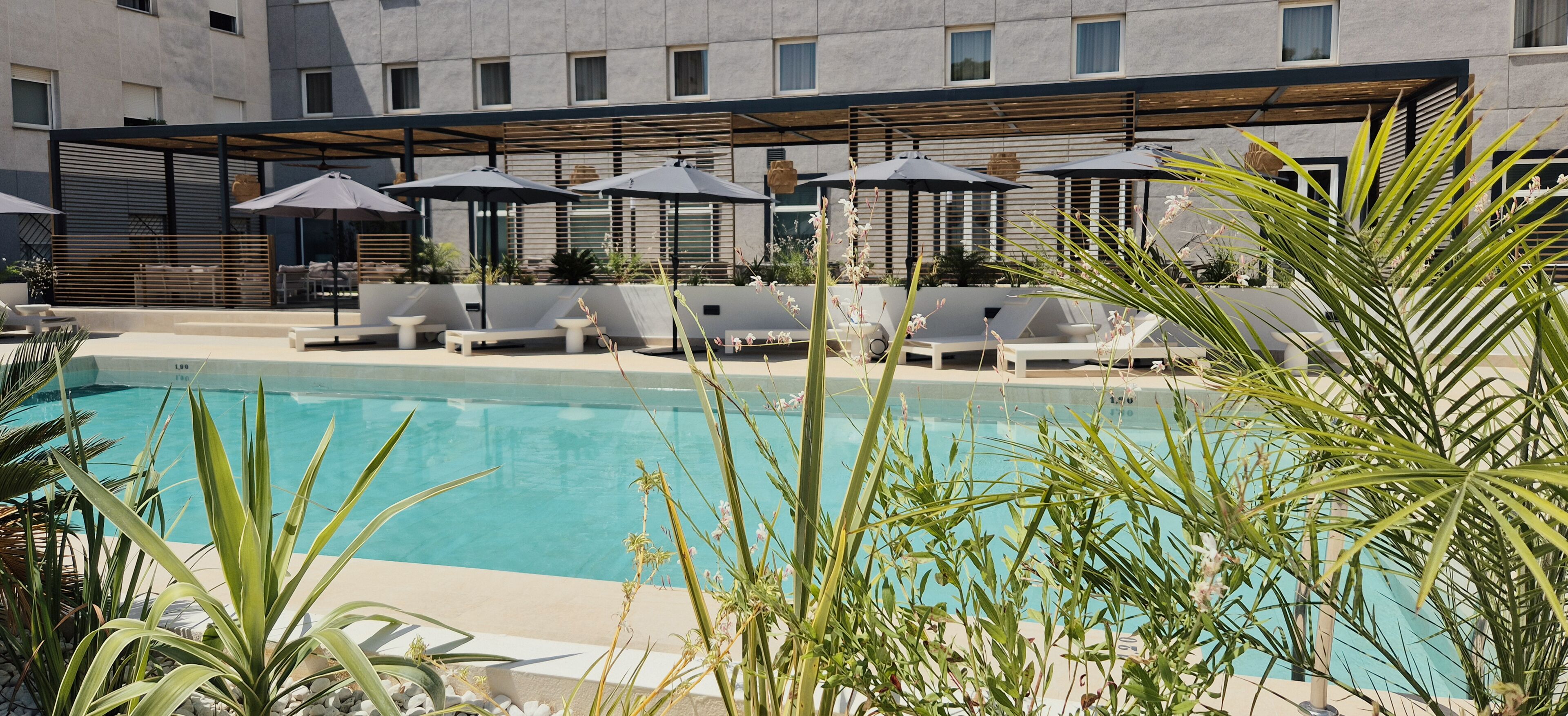 outdoor pool, pool loungers