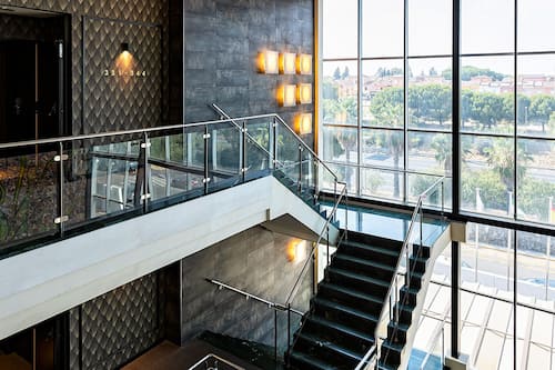 Handrails in hallways