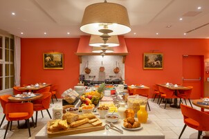 Daily buffet breakfast for a fee