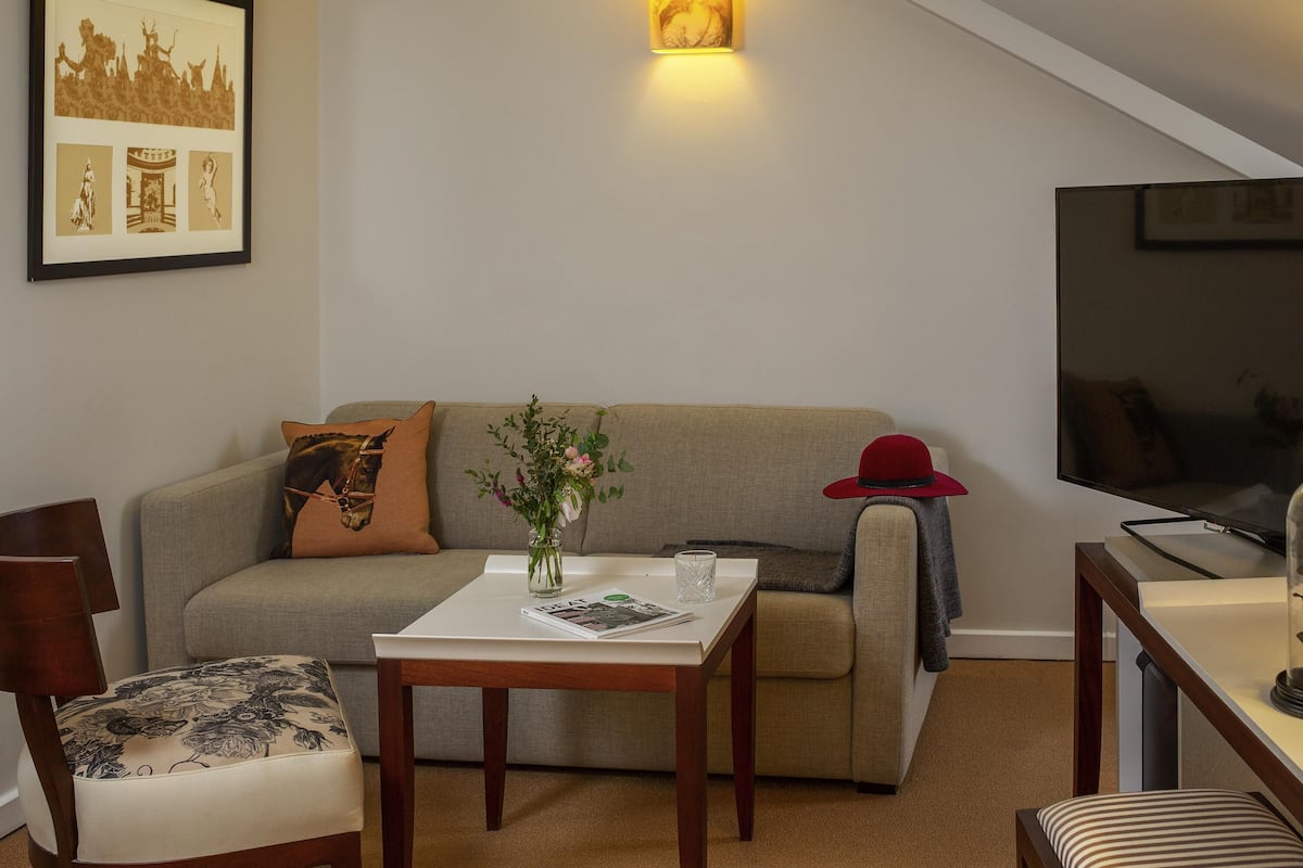 Junior Suite, 1 Double Bed | Select Comfort beds, free minibar items, in-room safe, blackout drapes