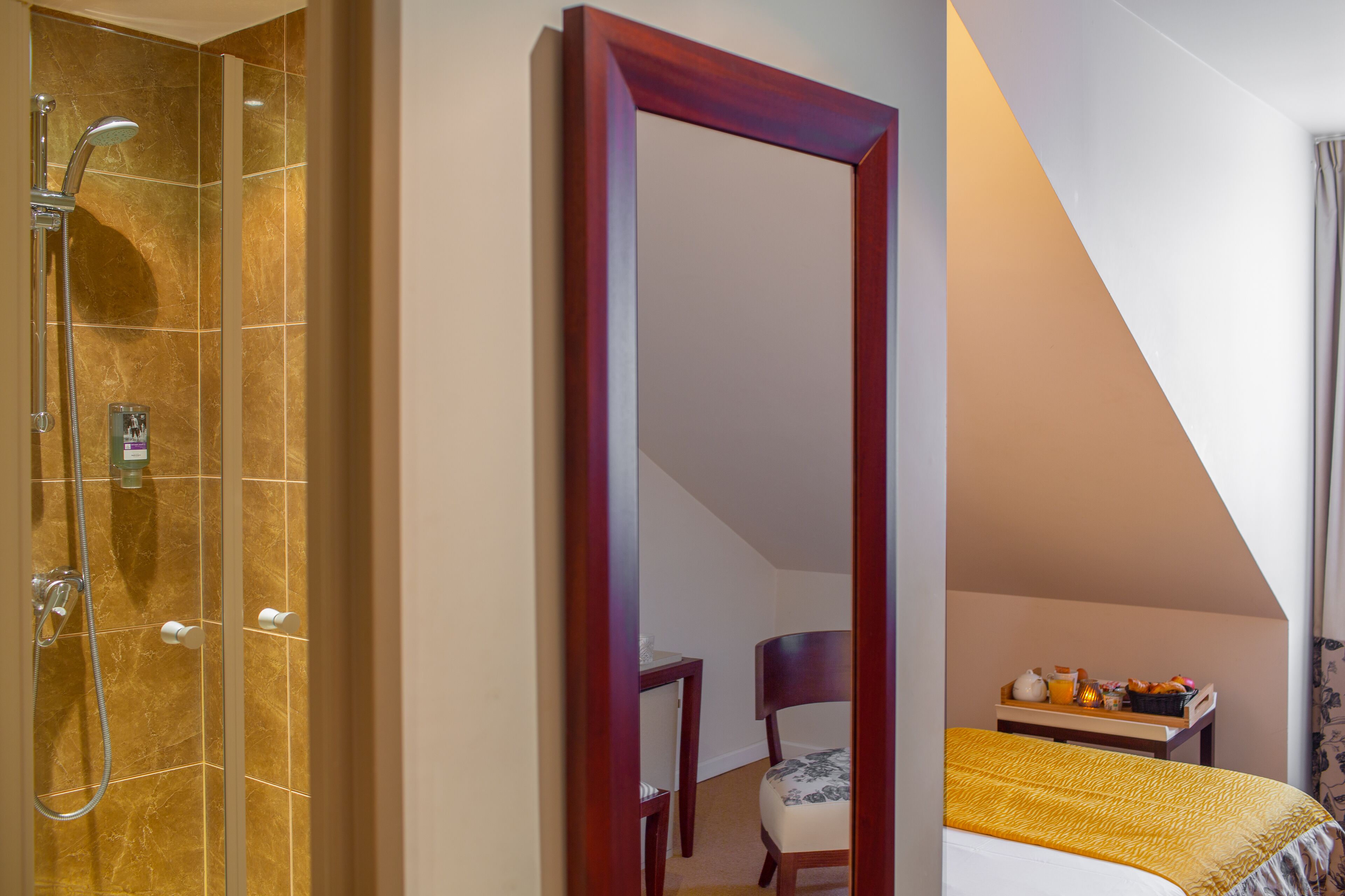 eco-friendly toiletries, hair dryer, towels