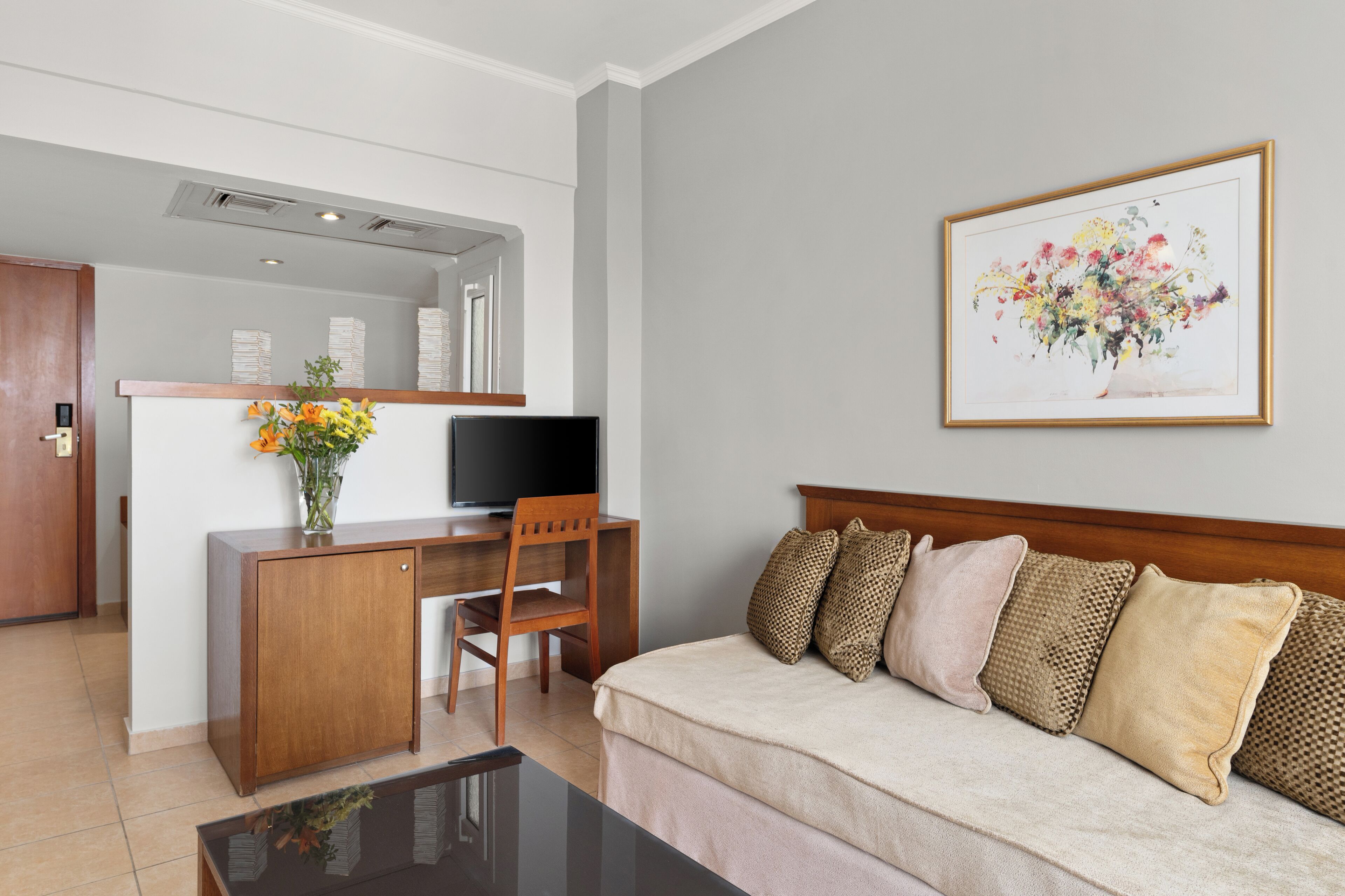 suite, 1 bedroom, lake view | living area | tv