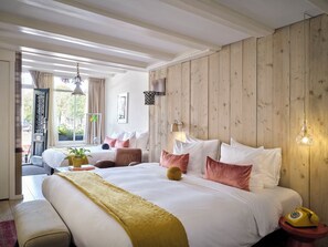 Extra Large room with Canal View | Biancheria da letto di alta qualità, copriletto in piuma