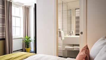 Medium Triple room | 1 bedroom, premium bedding, down comforters, memory foam beds