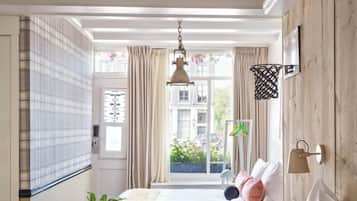 Extra Large room with Canal View | Kameruitzicht