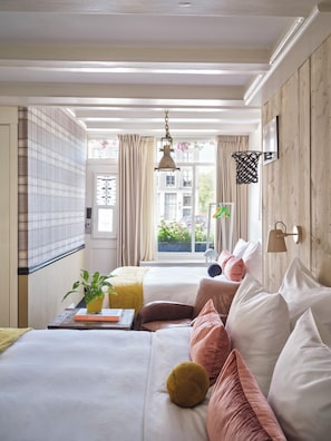 Extra Large room with Canal View | View from room