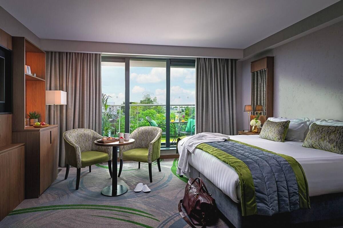 Premium bedding, minibar, in-room safe, desk