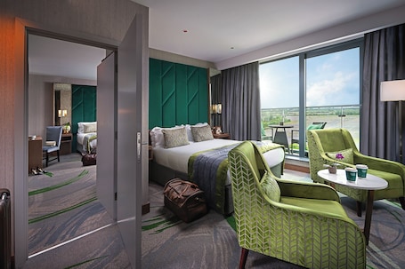 Rooftop Balcony Suite | Premium bedding, minibar, in-room safe, desk. Carlton Hotel Dublin Airport Hotel