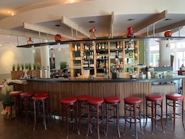 Bar (en el alojamiento)