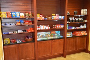 Snack bar - Homewood Suites by Hilton Brighton (Brighton)