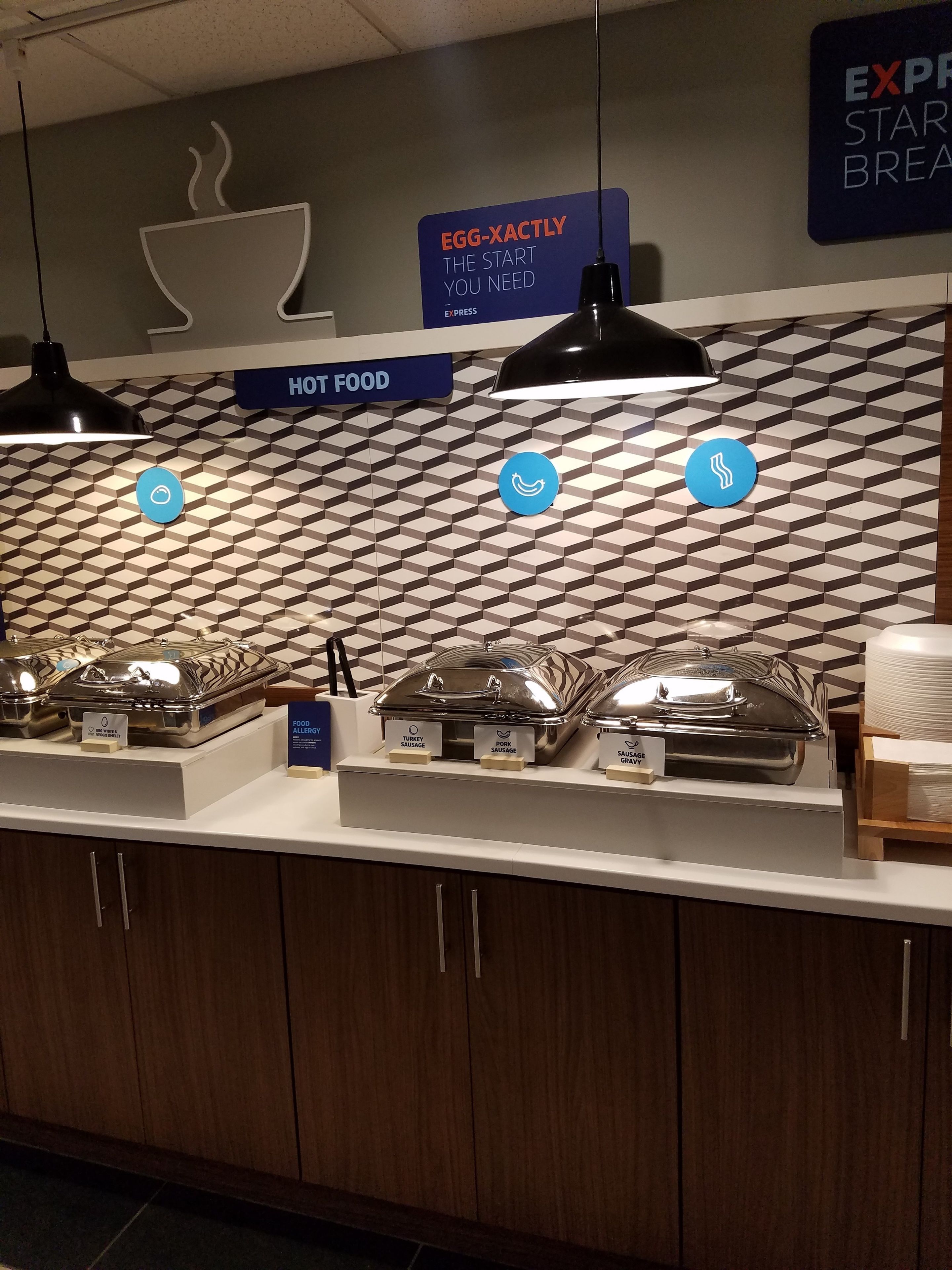 free daily continental breakfast