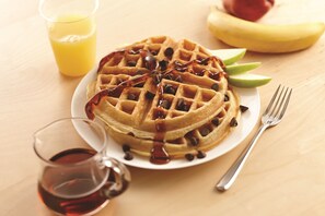 Free daily buffet breakfast  - TownePlace Suites Thousand Oaks Ventura County (Thousand Oaks)