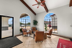 Lobby - Econo Lodge (Belton)