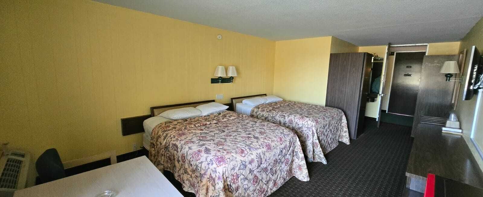 Iron/ironing board, free WiFi, bed sheets