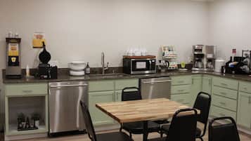 Free daily continental breakfast