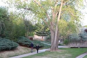 Property grounds - Boulder Twin Lakes Inn (Boulder)