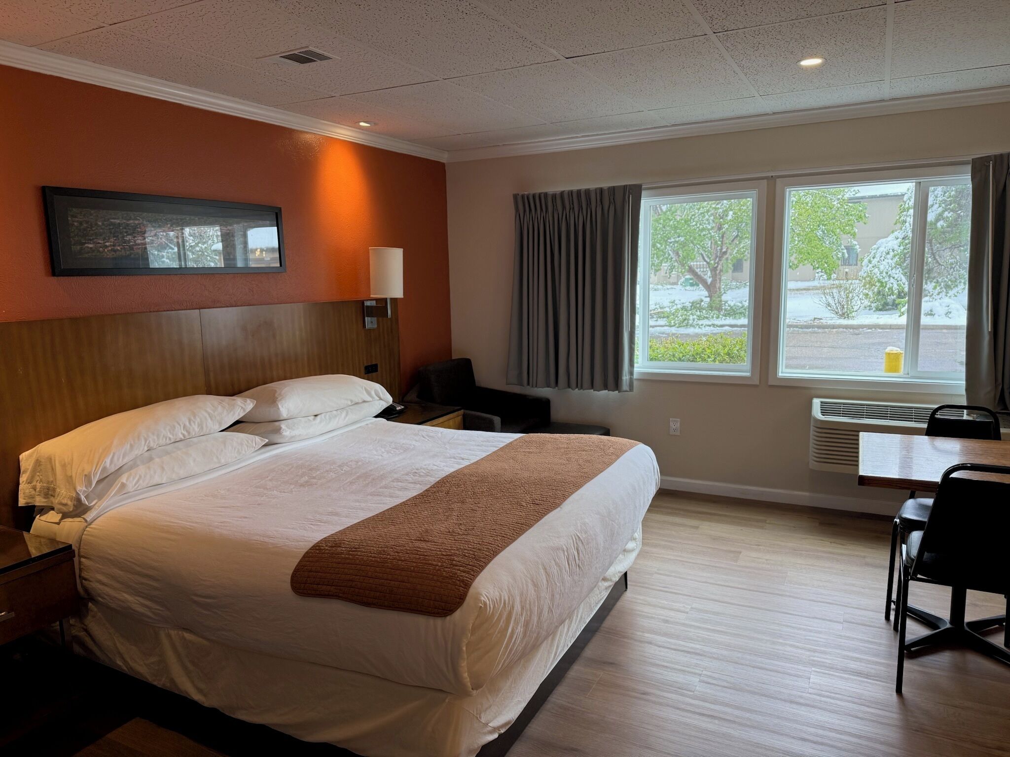Deluxe Double Room, 1 King Bed | Premium bedding, down comforters, in-room safe, desk