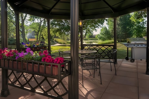 Boulder Twin Lakes Inn