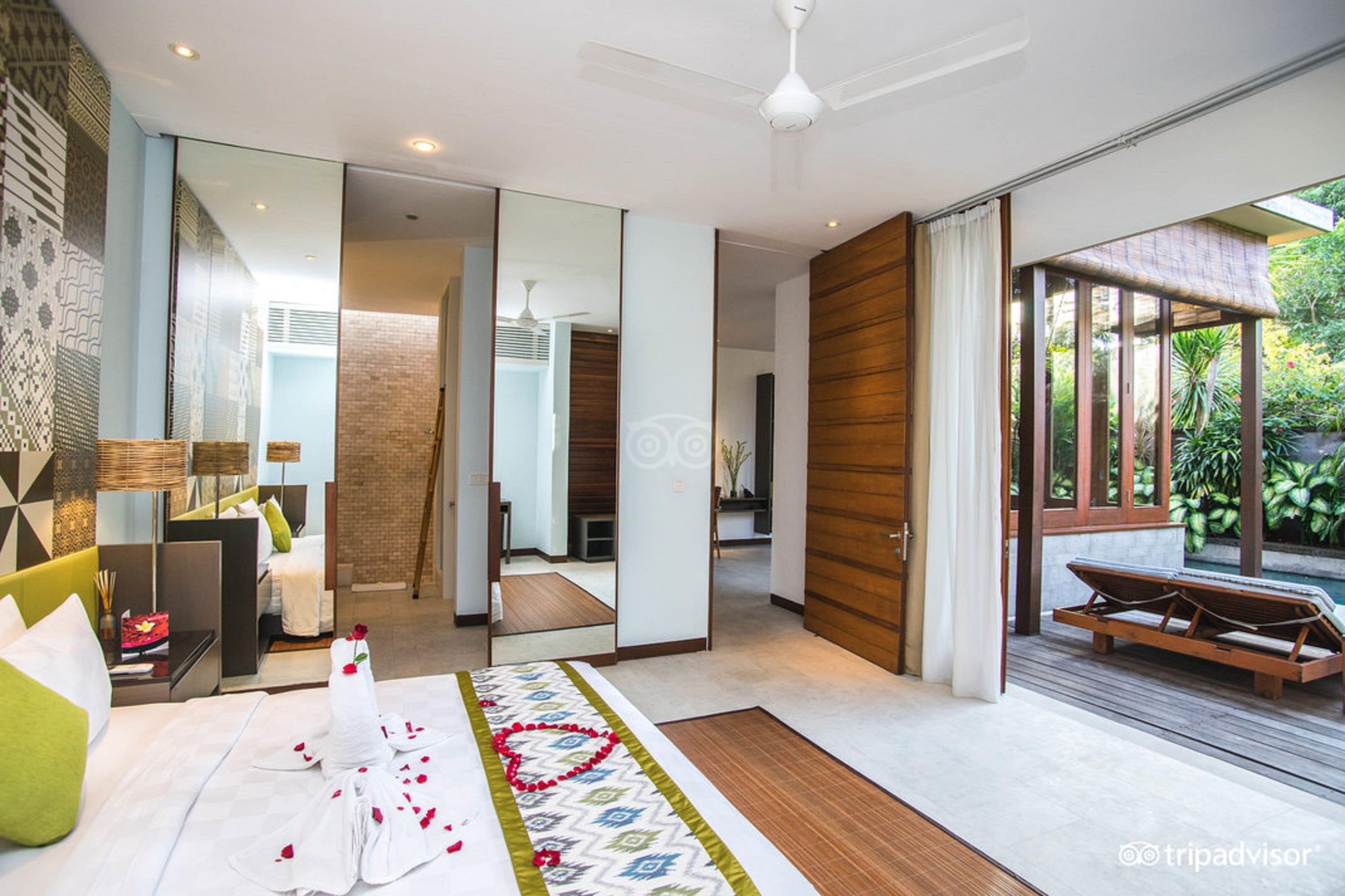 1 bedroom, premium bedding, down duvets, minibar