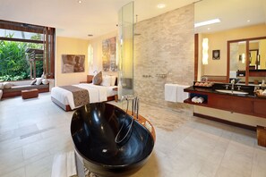 Vila família, 2 quartos, piscina particular | 1 quarto, roupas de cama premium, edredons de pluma, frigobar