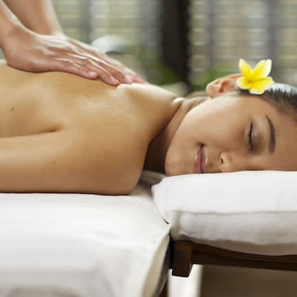 Couples treatment rooms, body treatments, aromatherapy