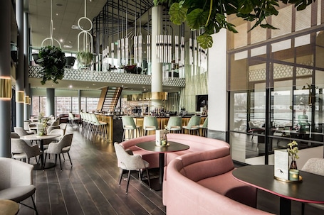Lobby. Van der Valk Hotel Haarlem